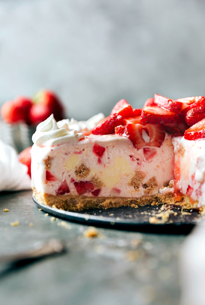 strawberry-cheesecake-ice-cream-pie (6)