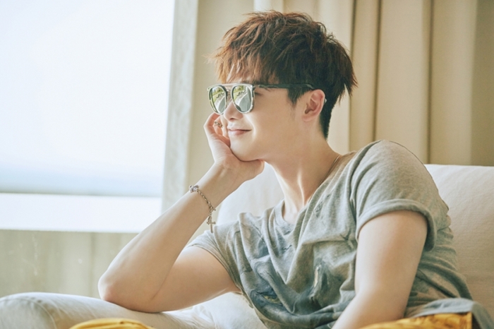 arena magazine (3)