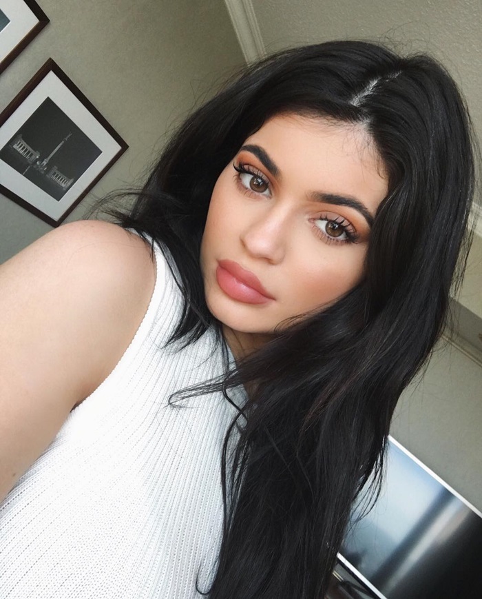 kylie selfie2 (2)
