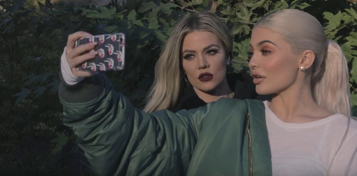 kylie selfie2