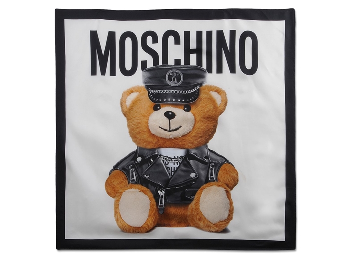 4.Moschino Scarf