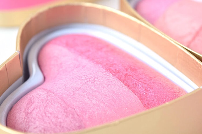 MAKE UP REVOLUTION 4