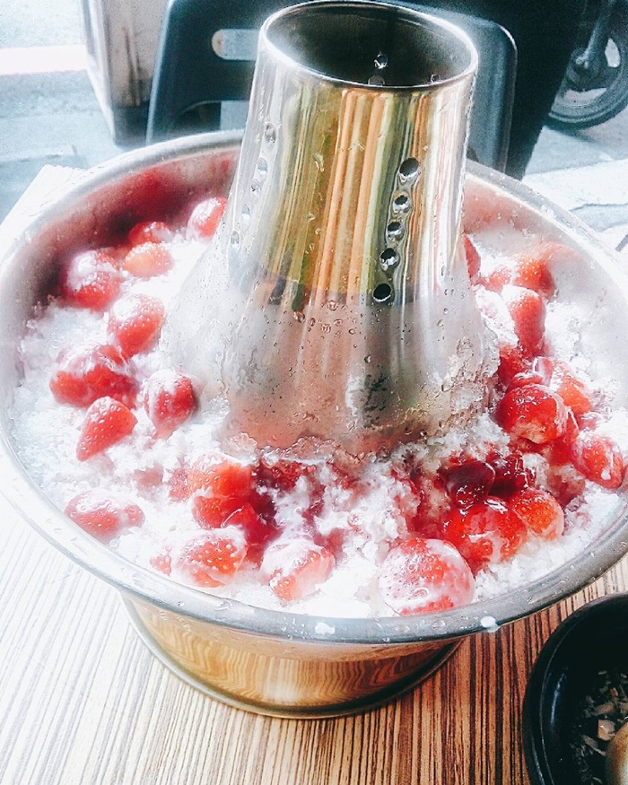 strawberry-valcano-ice-tainan-taiwan (2)