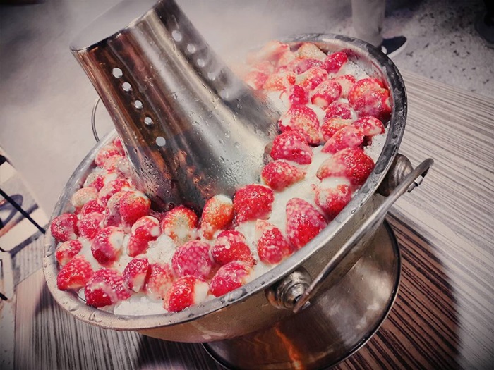 strawberry-valcano-ice-tainan-taiwan (9)