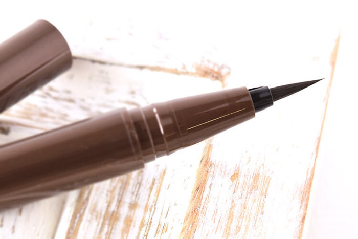 Kiss Liquid Sharp Liner (2)