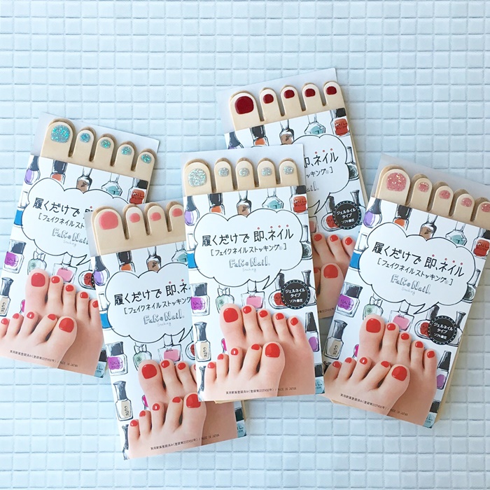fake-nails-stockings-with-pre-painted-toenail (1)
