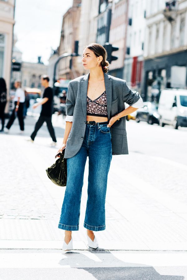 cropped-flare-jeans-2016-182654-1505770977749-main.600x0c
