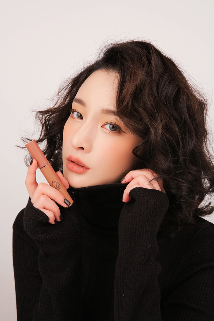 171012-NUDE(2)