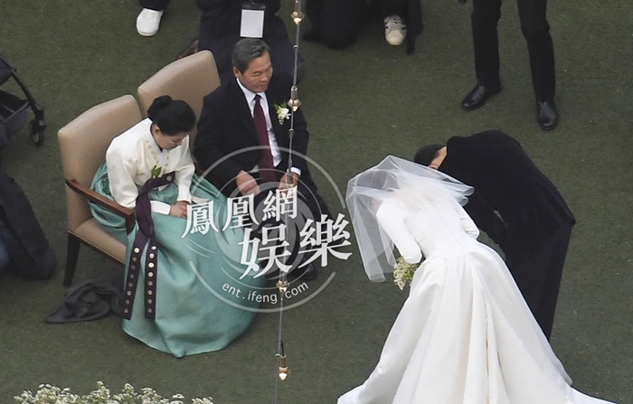 songsongcouplewedding-song-joong-ki-song-hye-kyo (12)