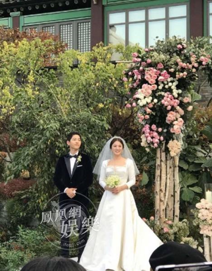 songsongcouplewedding-song-joong-ki-song-hye-kyo (39)