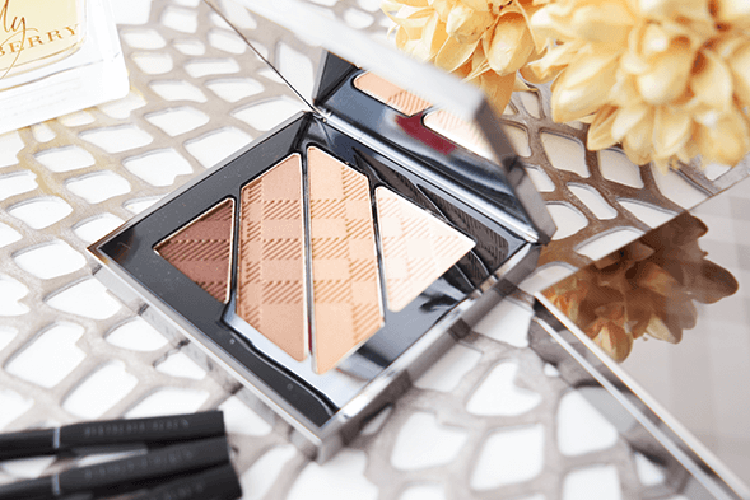 9BURBERRY COMPLETE EYE PALETTE1