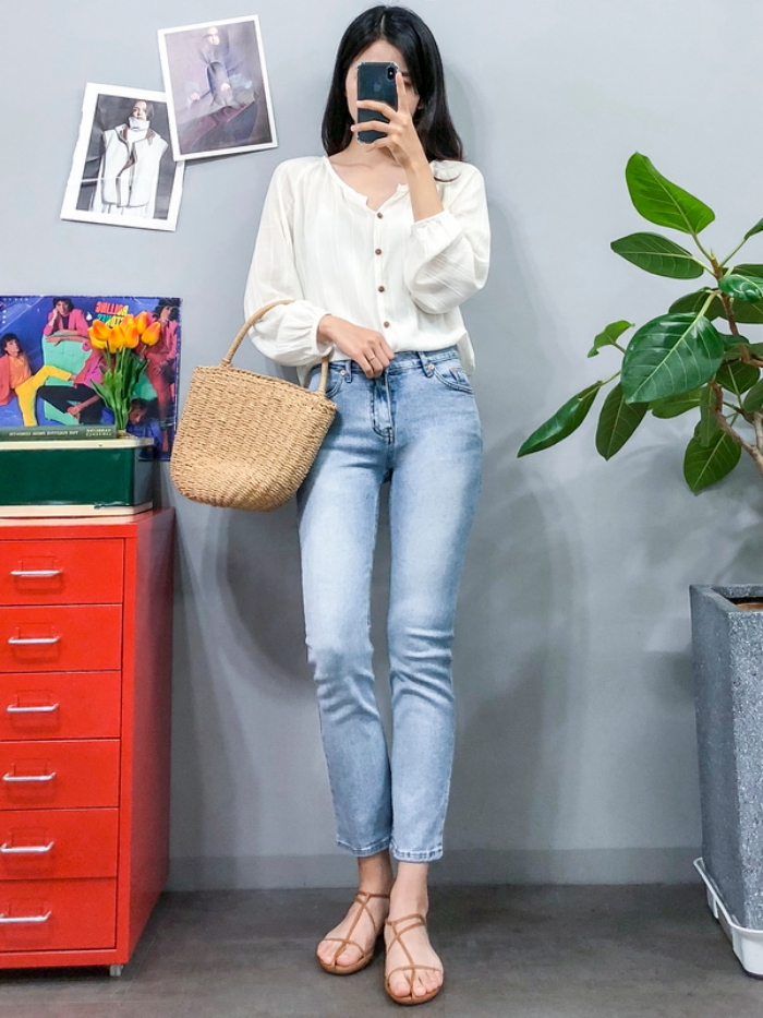 Korean Daily Fashion%0ACasual Selfie Look💙09